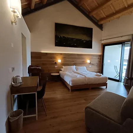 Di Modolo - Cortile Della Latteria *