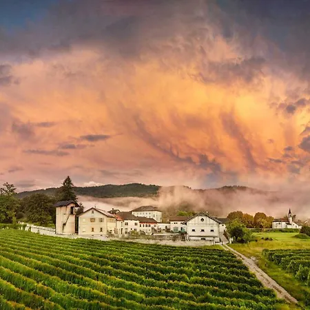 Di Modolo - Cortile Della Latteria Фермерский дом Беллуно