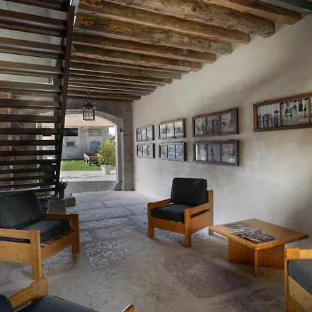 Di Modolo - Cortile Della Latteria